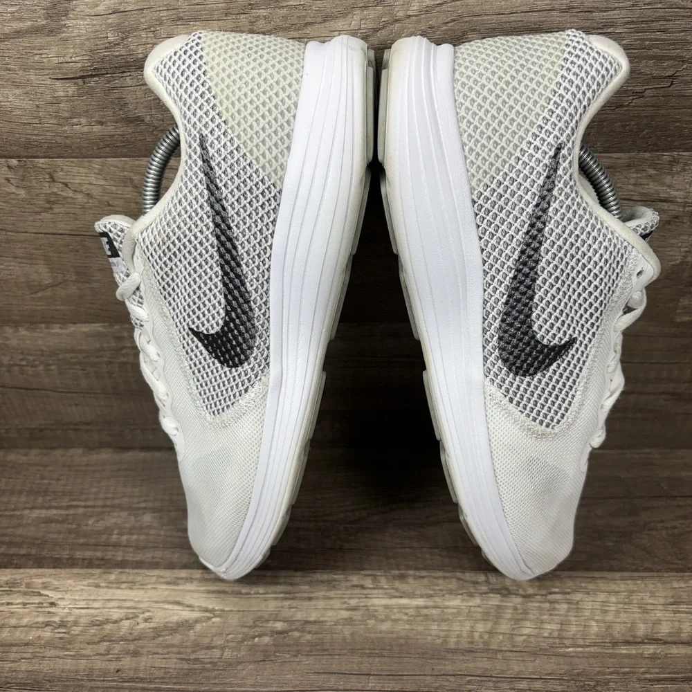 Nike Revolution 3 White Gray Womens US Size 9 EUR 40.5 819303-100 Running Shoes